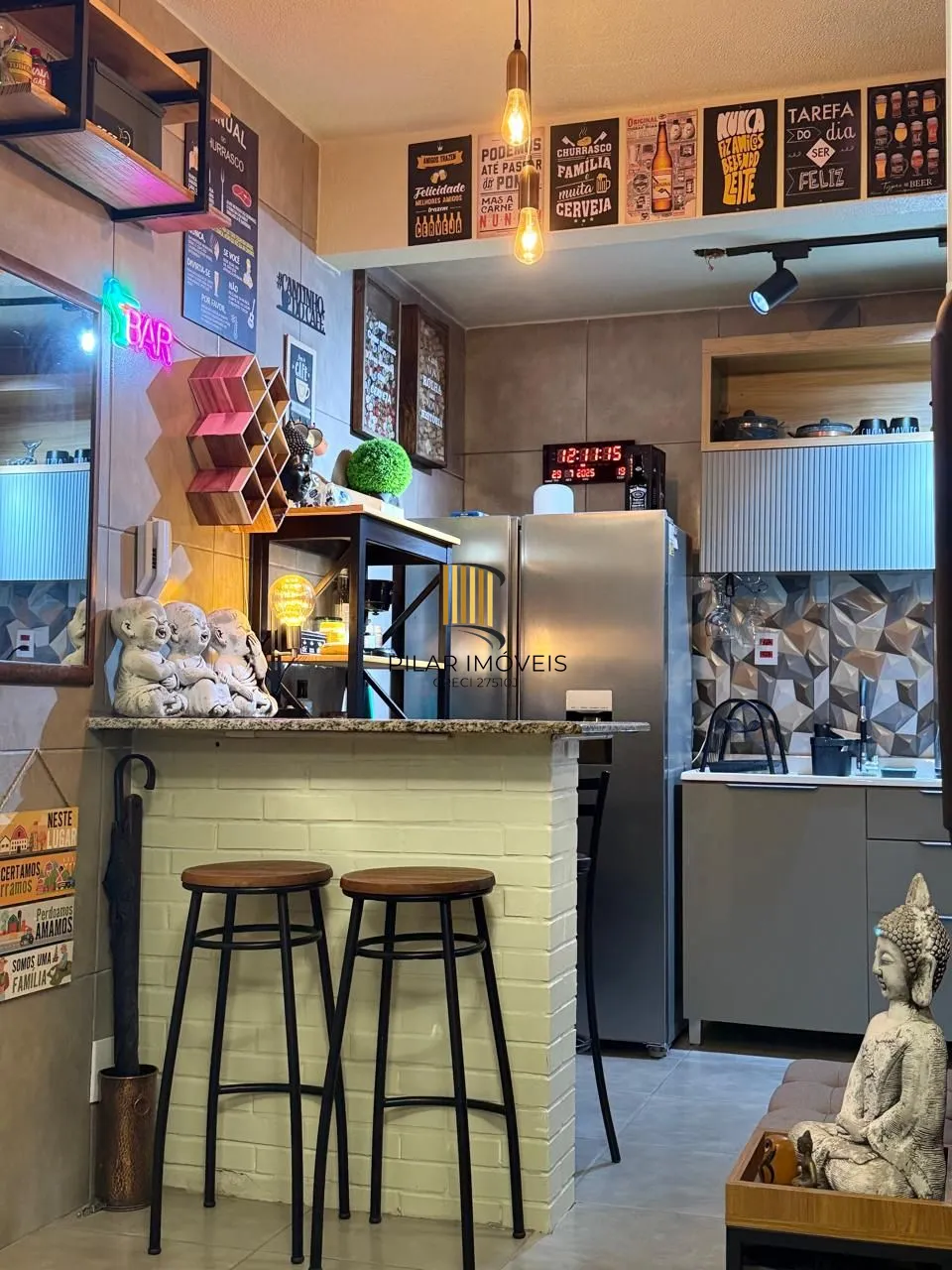 Apartamento com 30 m², bem distribuídos em 1 dormitório tipo suíte, sala de estar, cozinha e área de serviço. - Pilar Imóveis