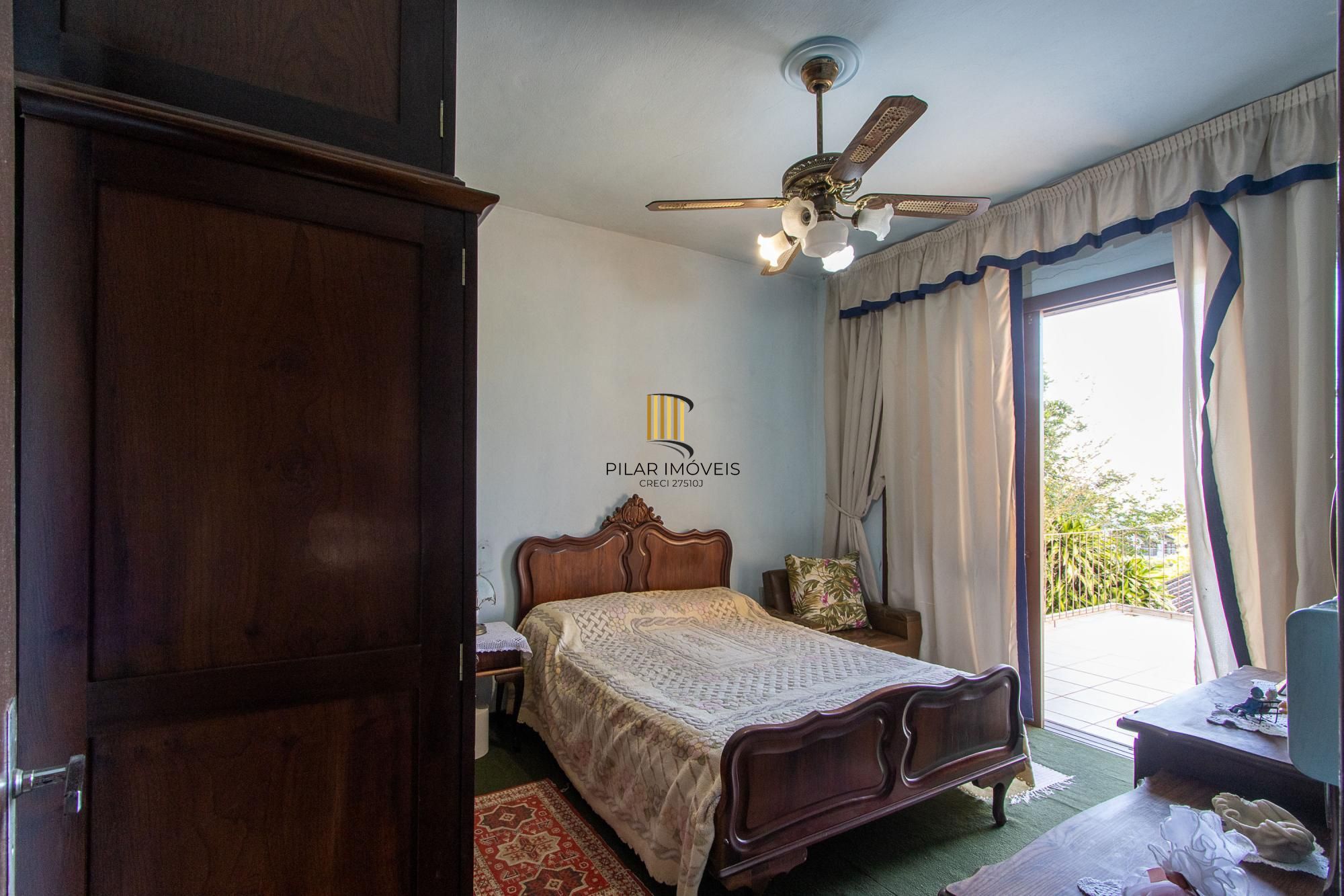 **Casa de 05 dormitórios, 03 suítes, 06 Banheiros, com 315,10m² privativos na Vila Conceição, Porto Alegre, RS**