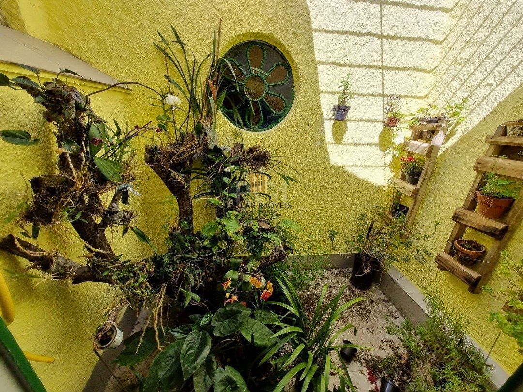 Casa 3 dormitórios no bairro Tristeza