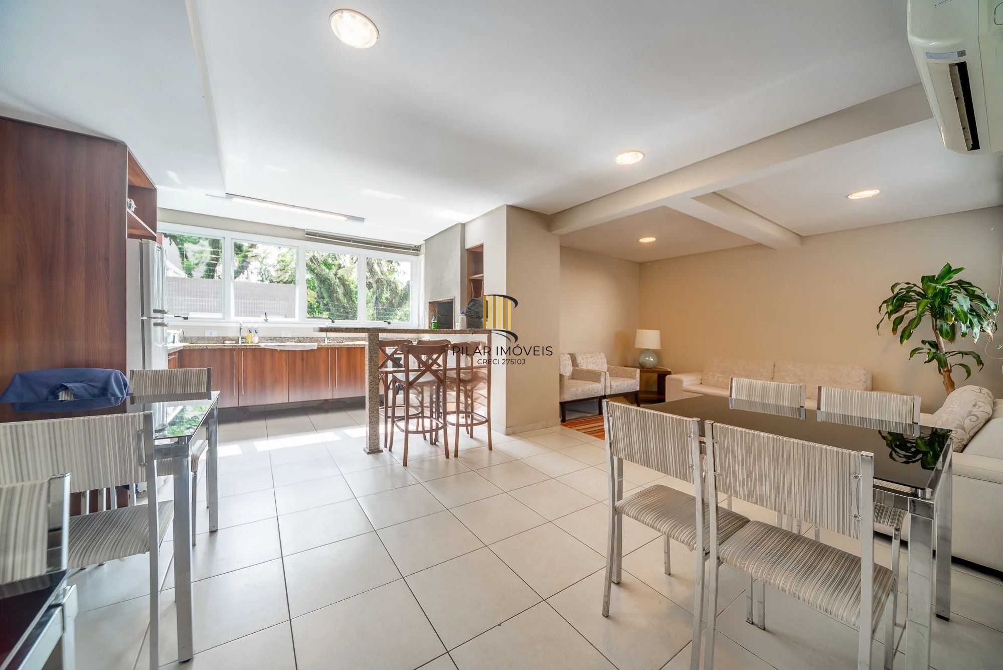 Apartamento Garden com 136m² e 3 dormitórios, 1 suíte, 2 vagas