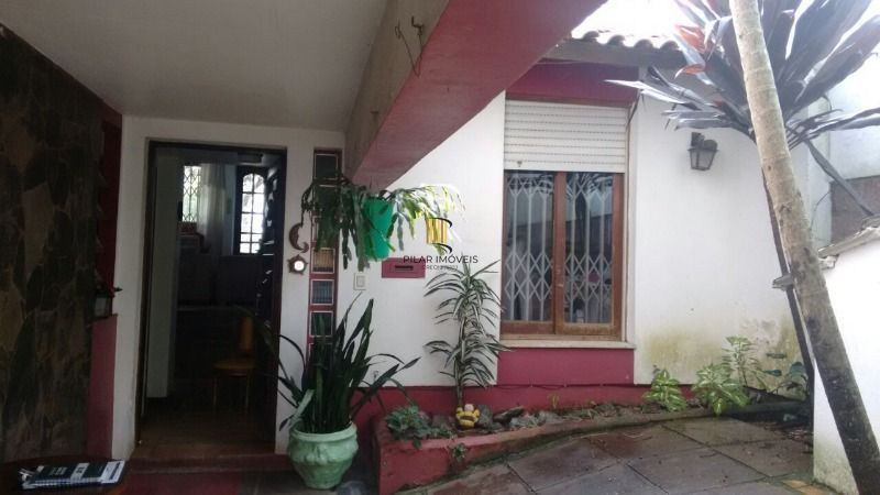Casa para Venda - 320m², 3 dormitórios, sendo 1 suites, 4 vagas - Cristal
