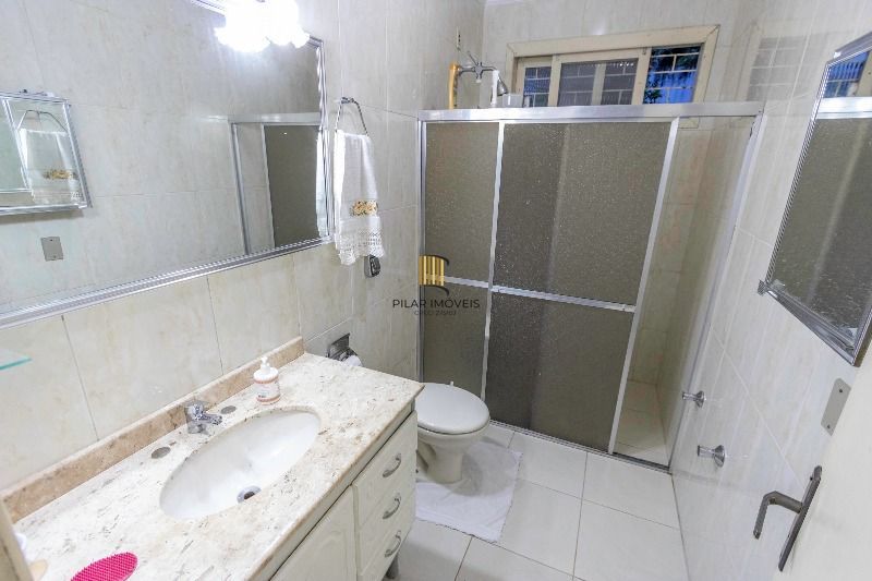 Casa para Venda - 231.72m², 4 dormitórios, sendo 1 suites, 3 vagas - Tristeza