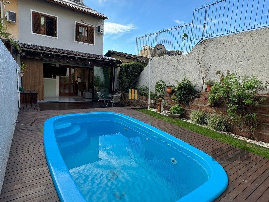 Casa 3 dormitórios no bairro Espírito Santo