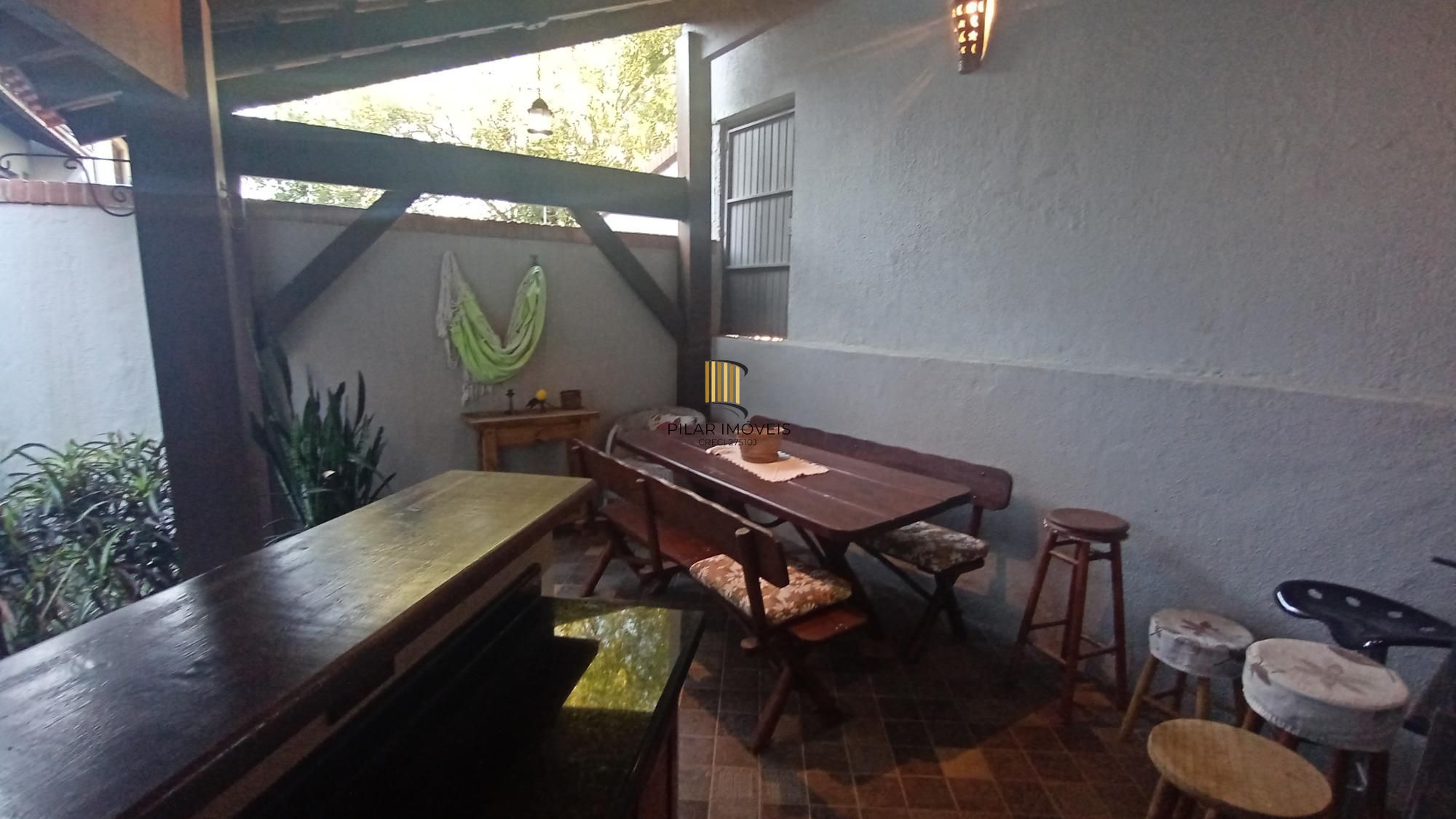 Casa de Condomínio com 3 Suítes, no bairro Tristeza