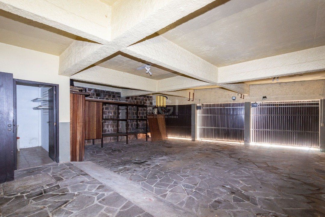 Casa para Venda - 500m², 4 dormitórios, sendo 1 suites, 4 vagas - Vila Conceição
