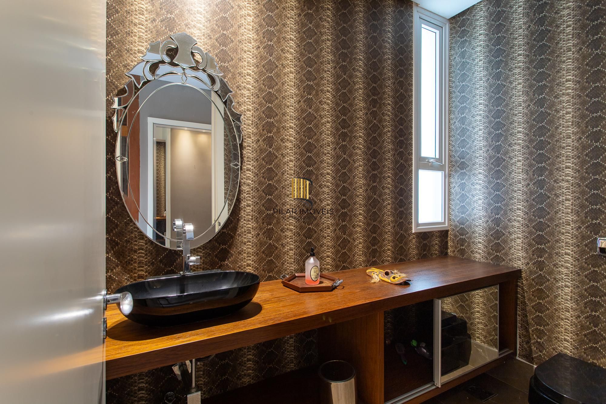 Casa de Condomínio 4 dormitórios no bairro Terraville