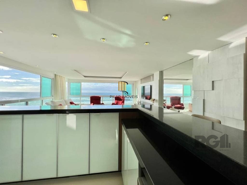 Apartamento 4 dormitórios no bairro Navegantes