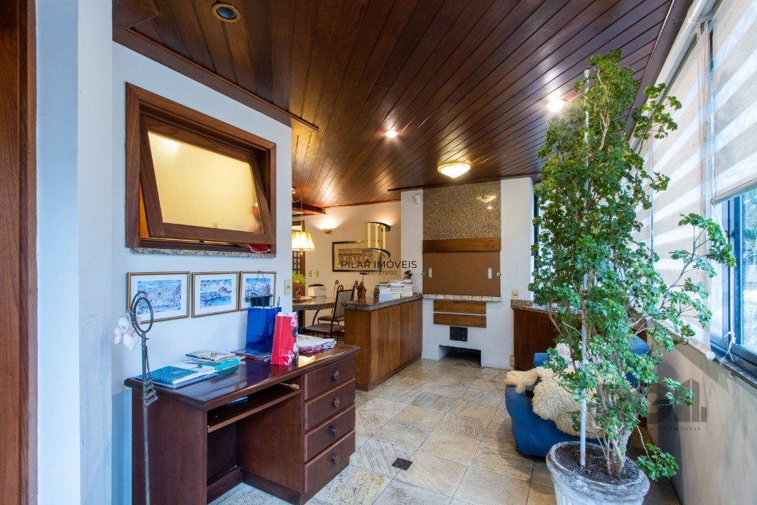 Apartamento 4 dormitórios no bairro Petrópolis