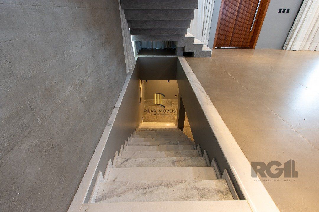 Casa 3 dormitórios no bairro Medianeira