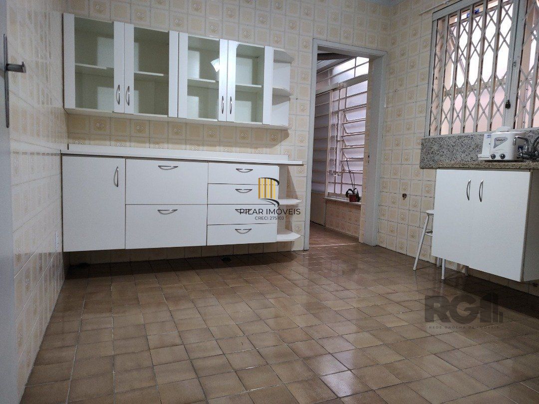 Apartamento Garden, 2 quartos, 1 suite, 2 banheiros, dependência de empregada - Bairro Petrópolis