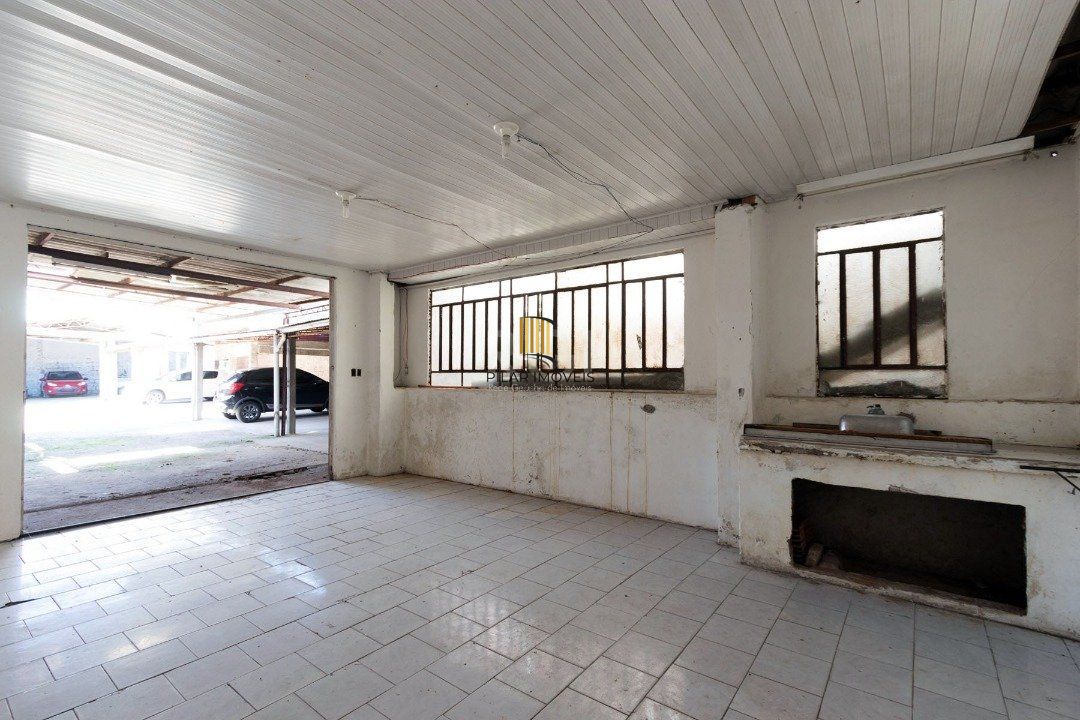 Casa Comercial para Venda - 112m², 3 dormitórios, 2 vagas - Medianeira