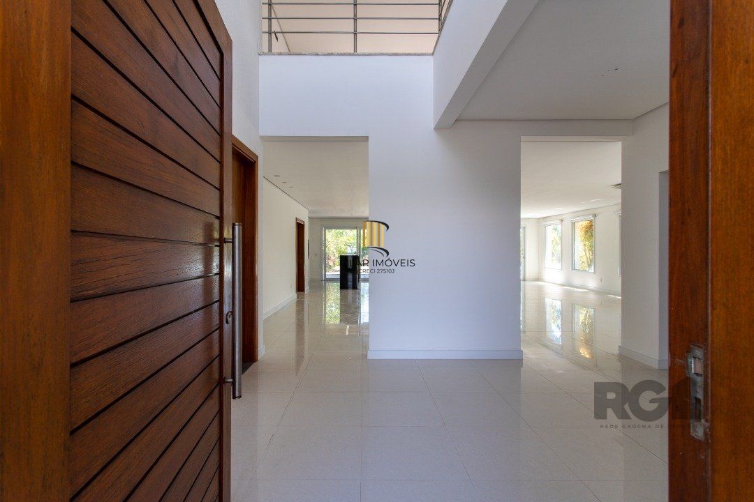 Casa  no condomínio Terra Ville , com aproximadamente 450m quadrados.