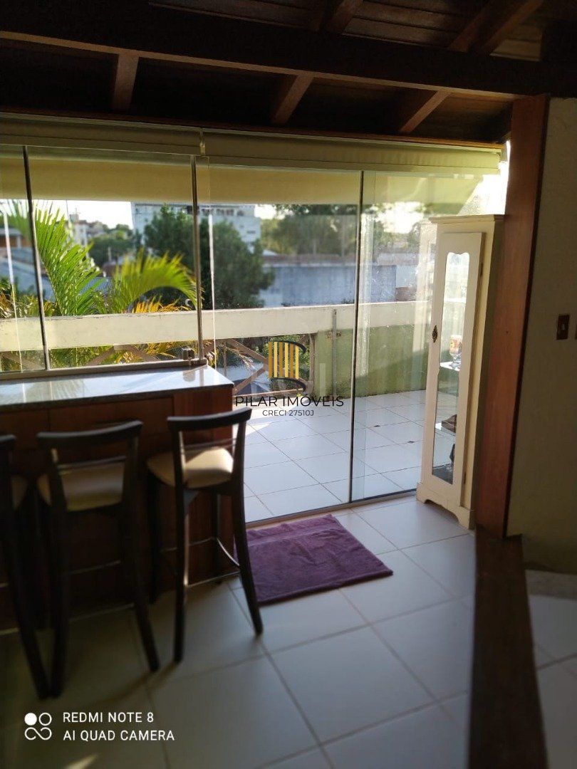 Casa de Condomínio 3 dormitórios no bairro Ipanema