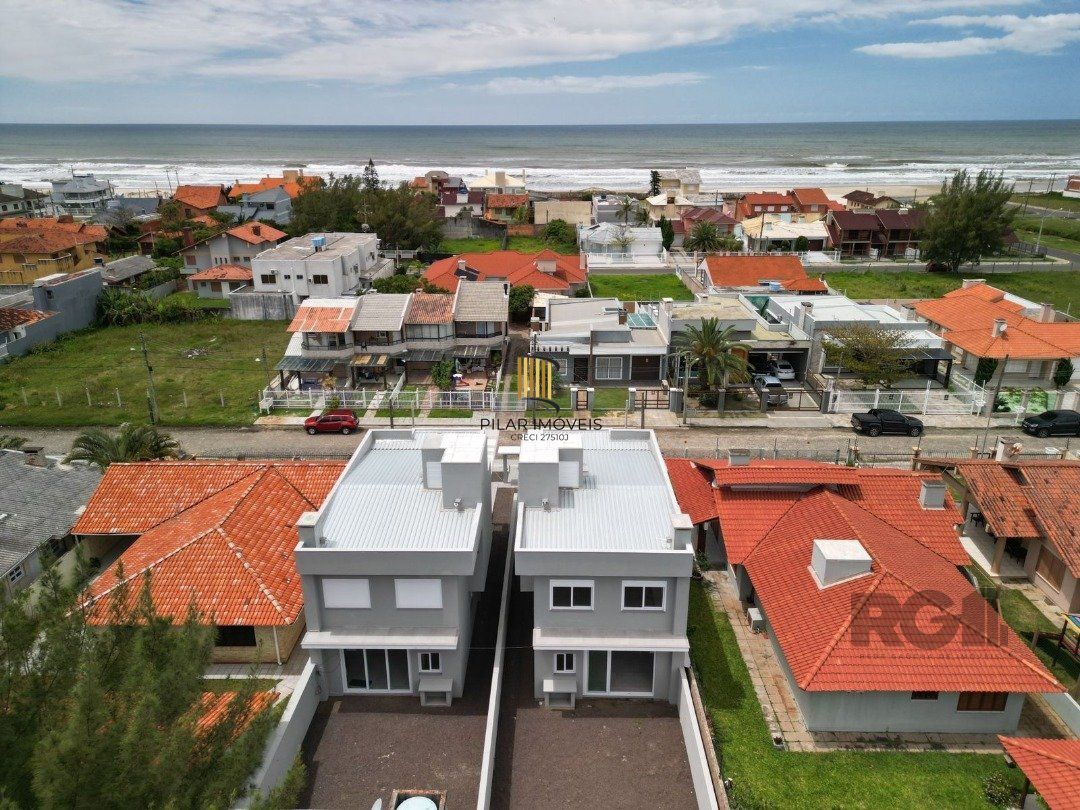 Casa 3 dormitórios no bairro Zona Nova