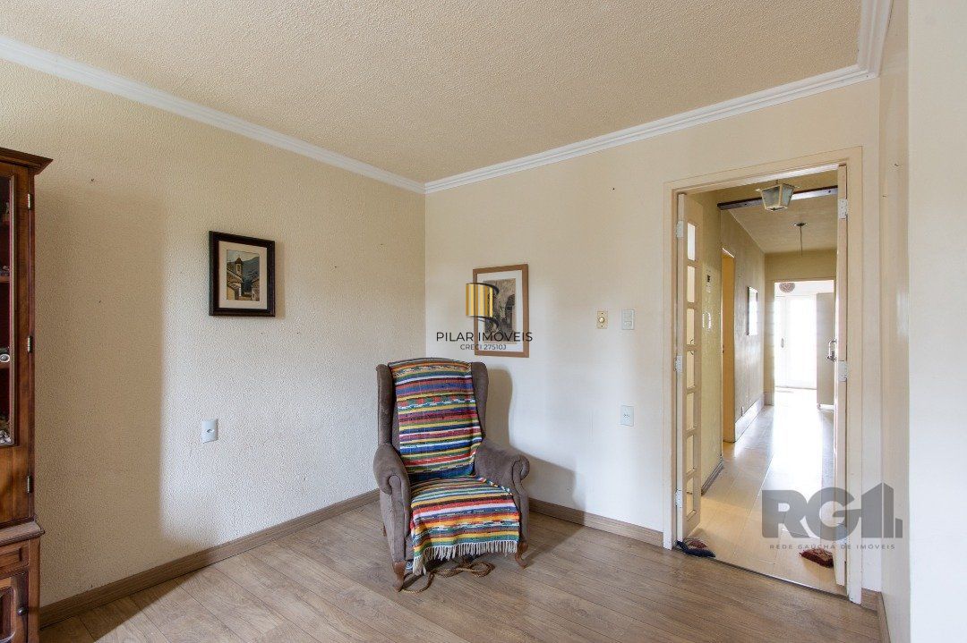 Casa para Venda - 239m², 5 dormitórios, sendo 1 suites, 2 vagas - Hipica