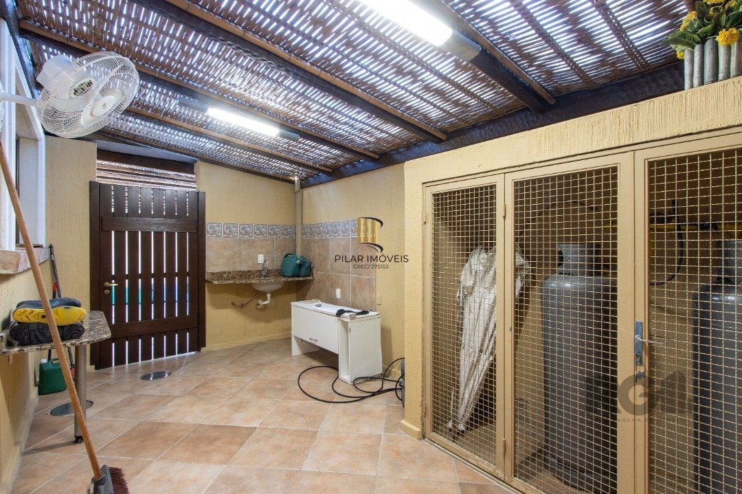 Casa de Condomínio 3 dormitórios no bairro Belém Novo