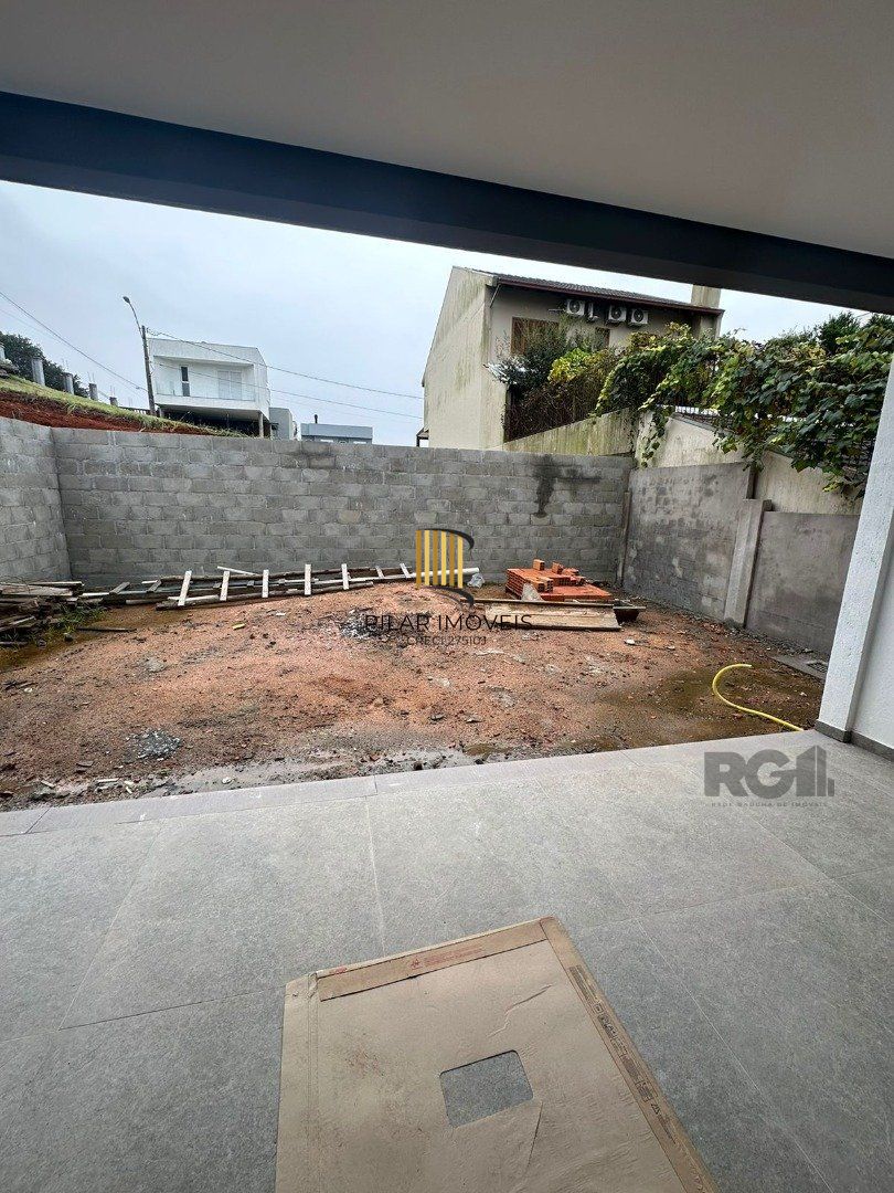Casa de Condomínio 3 dormitórios no bairro Aberta dos Morros