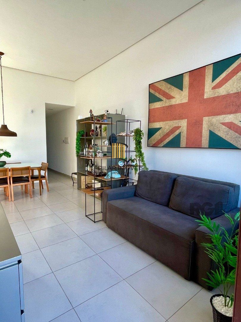 CASA COM 4 DORMITORIOS SUITE , A 3 QUADRAS DO MAR !!