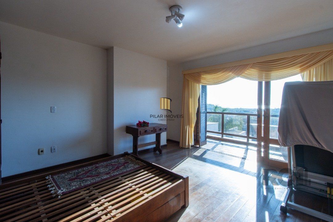 Casa 3 dormitórios no bairro Ipanema