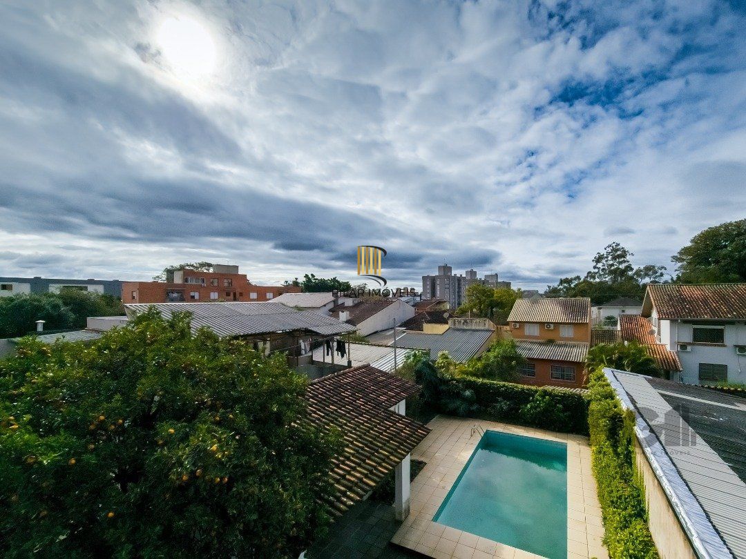Casa 4 dormitórios no bairro Teresópolis