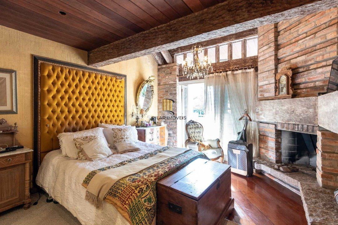 Casa para Venda - 418m², 4 dormitórios, sendo 1 suites, 2 vagas - Jardim Isabel