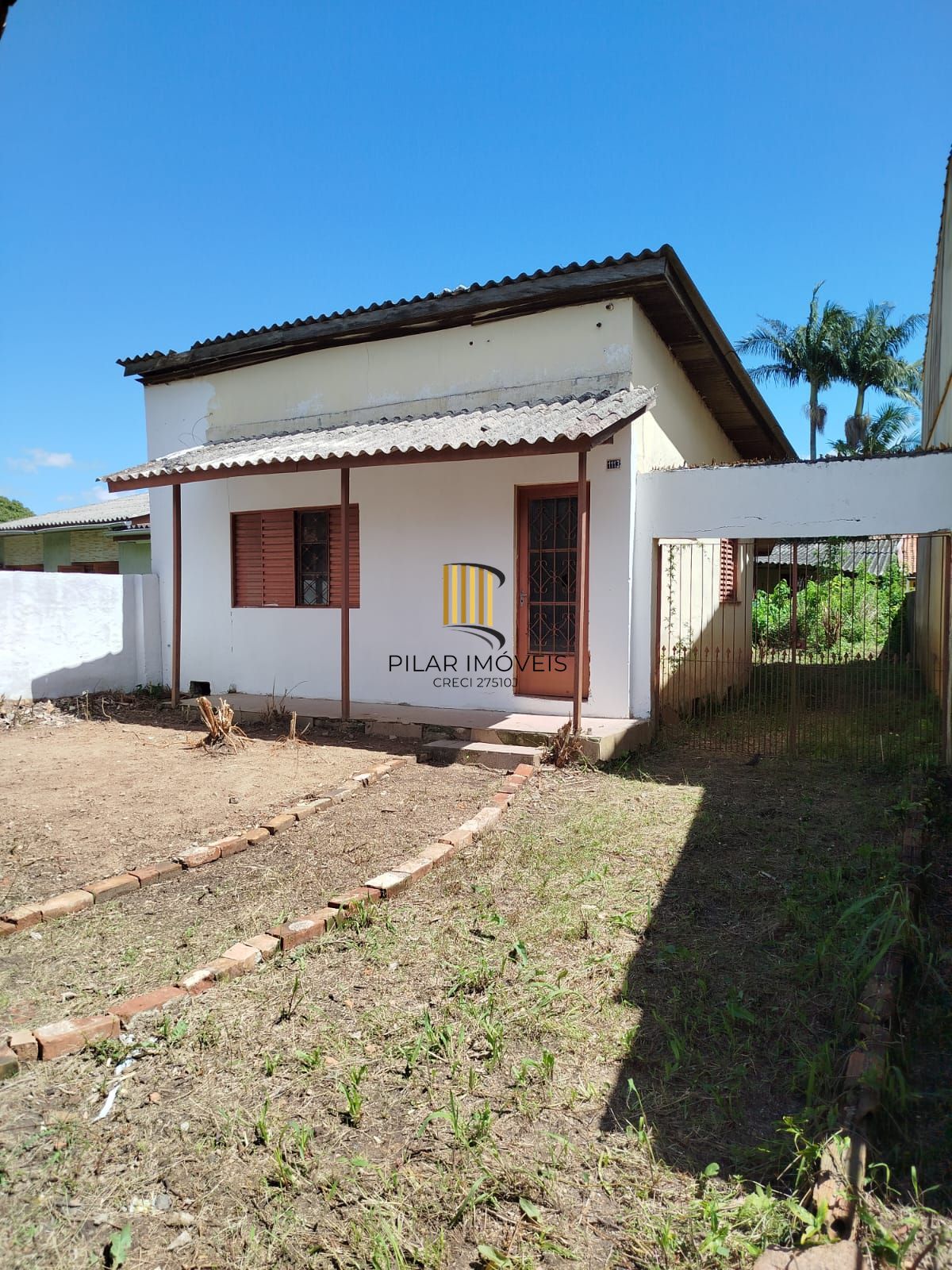 CASA TERREA COM 1 DORMITÓRIO, BAIRRO GUARUJA