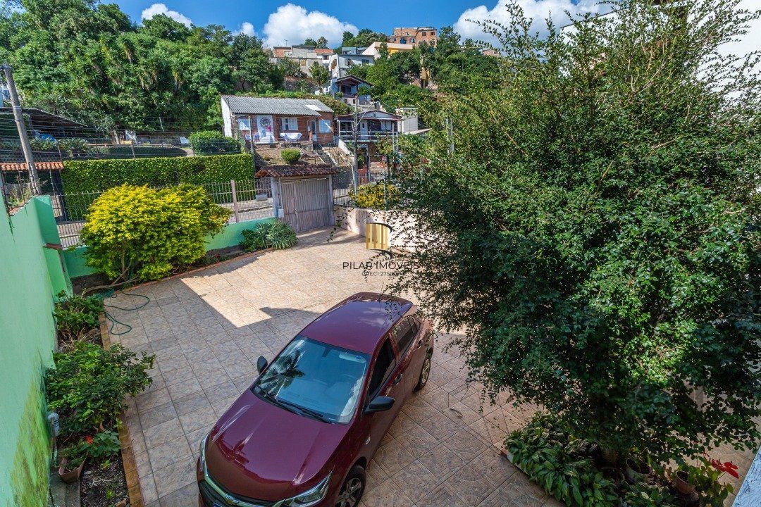 Casa com 3 Quartos à Venda, 293 m² por R$ 650.000