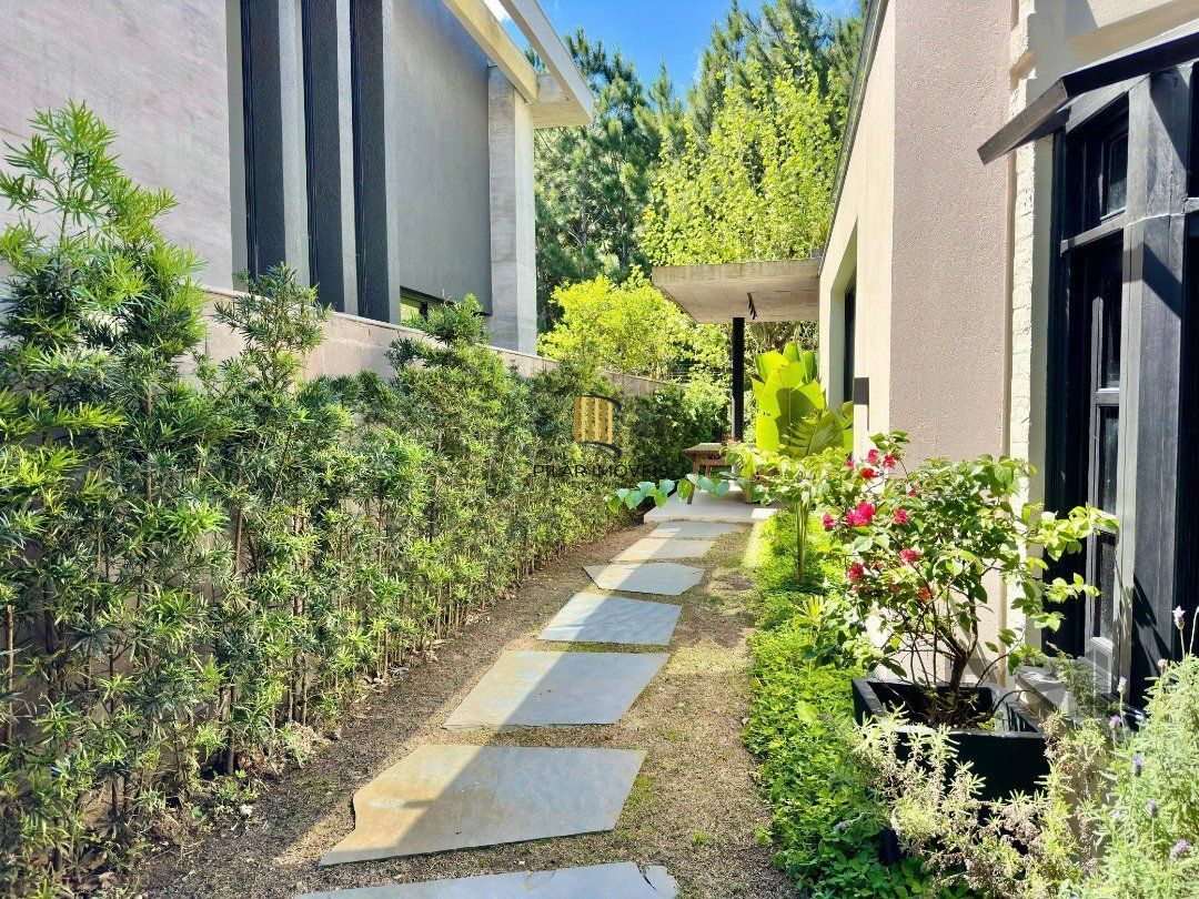 Casa de Condomínio 4 dormitórios no bairro Atlântida