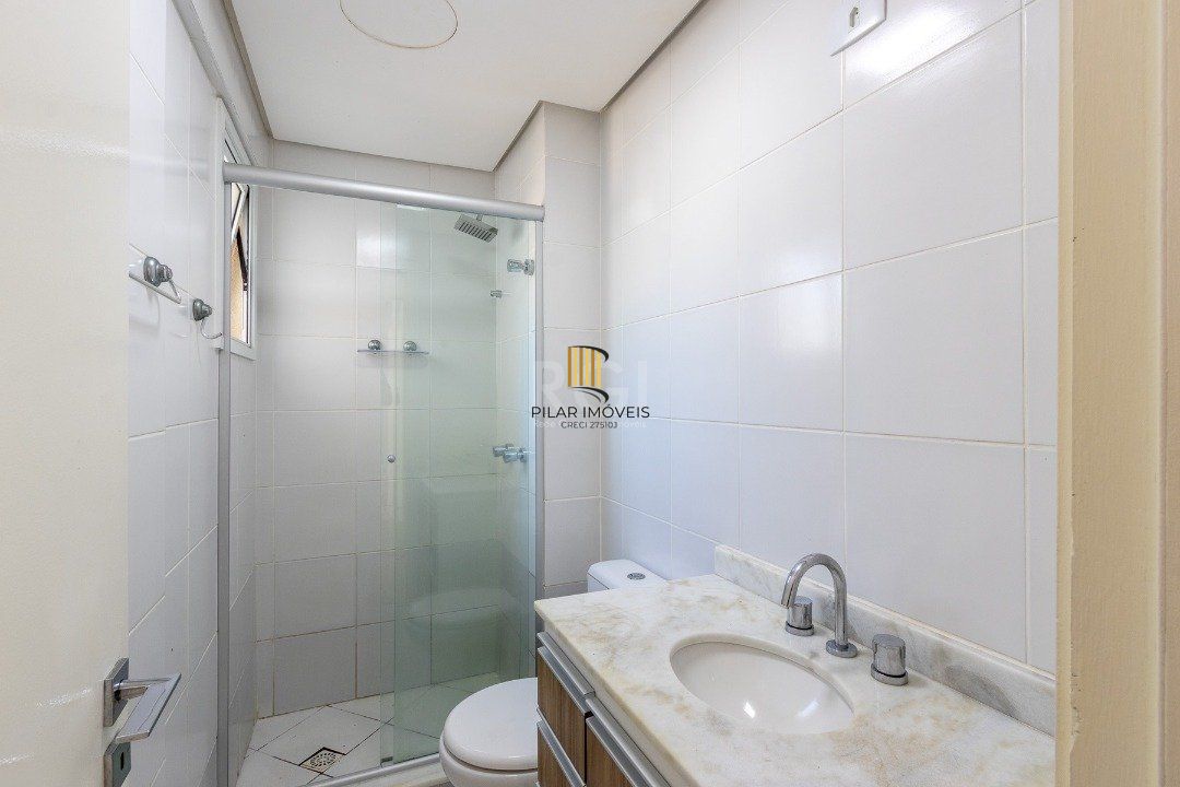 APARTAMENTO SEMIMOBILIADO