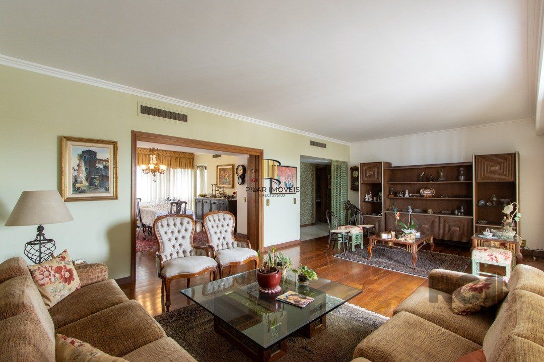 Apartamento grande em Petrópolis. com 257,90m2