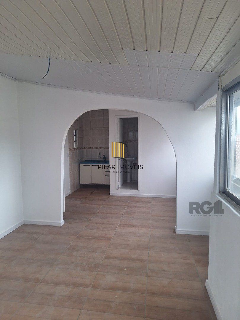 Casa 5 dormitórios no bairro Azenha