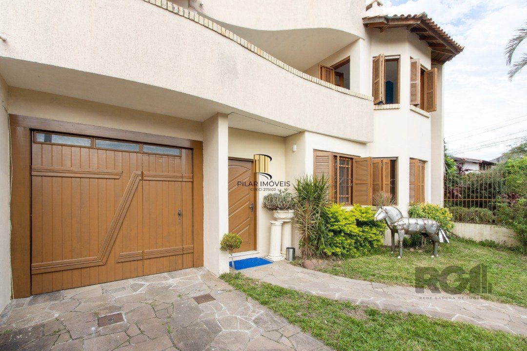 Casa 4 dormitórios no bairro Ipanema