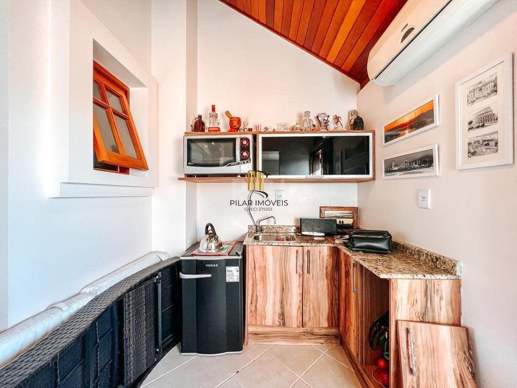 Excelente casa a venda no bairro Tristeza, para o lado do Rio!