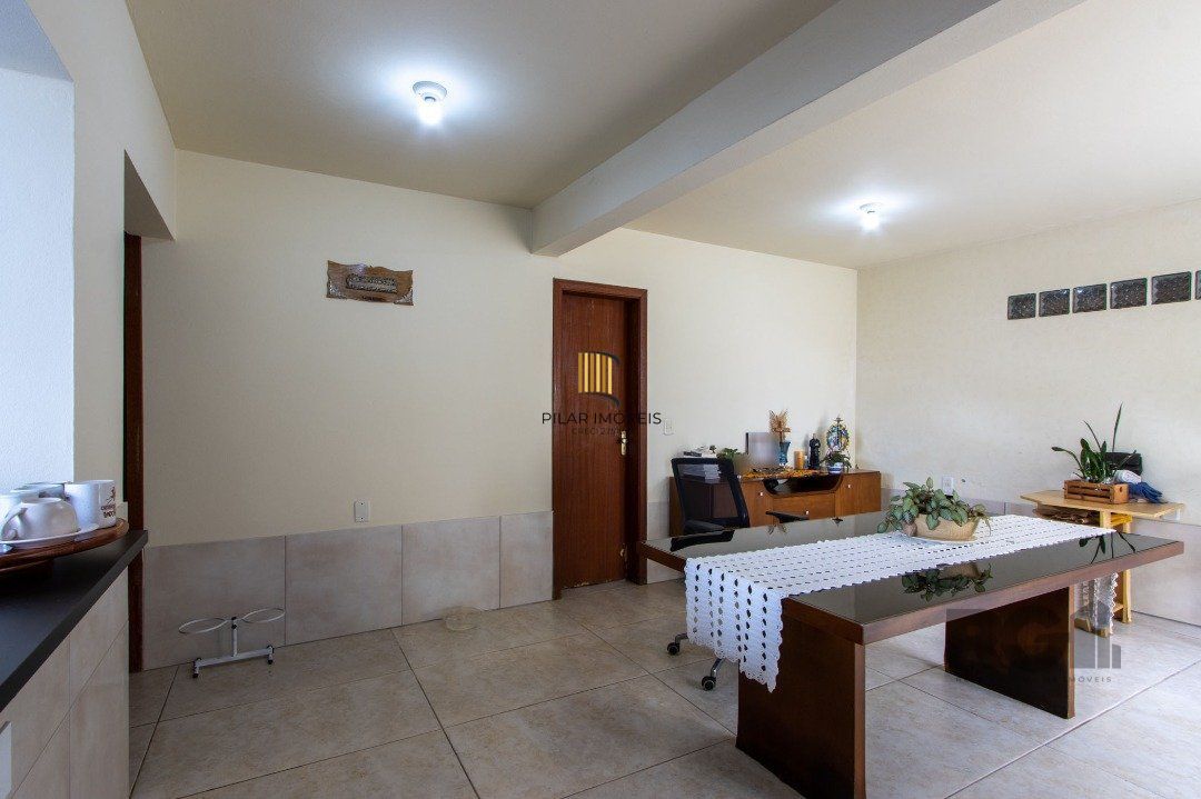 Casa, 5 dormitórios, sendo 1 suíte, 312m² privativos, 8 vagas - Bairro Vila Nova