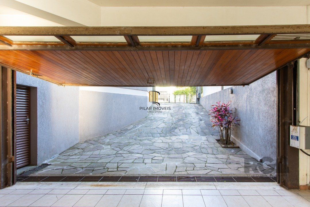 Casa 3 dormitórios no bairro Ipanema