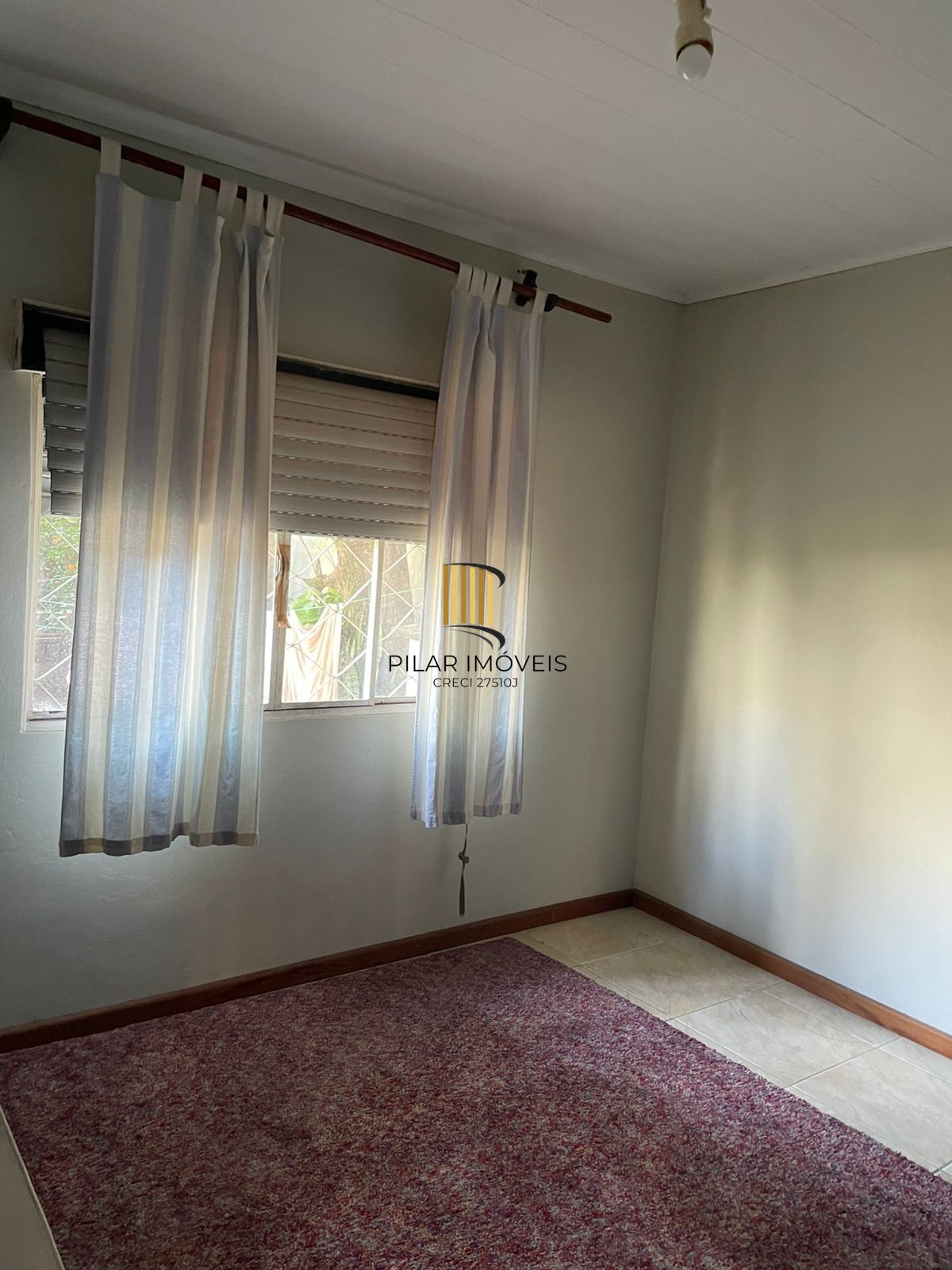Casa de alvenaria com 104,37m² 3 dormitórios sendo 1 suíte, 2 vagas cobertas
