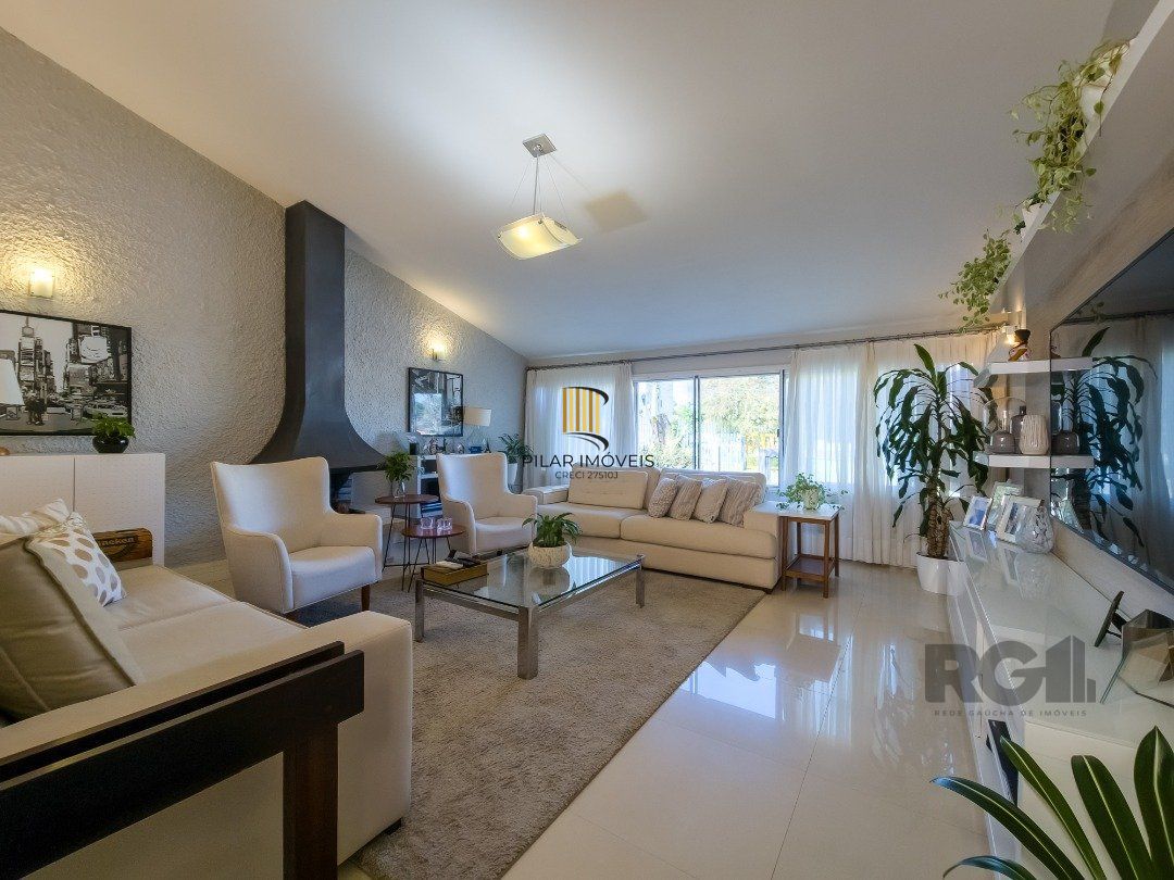 CASA TÉRREA REFORMADA, 3 QUARTOS, SUITE, PÁTIO - BAIRRO CRISTAL - Pilar Imóveis
