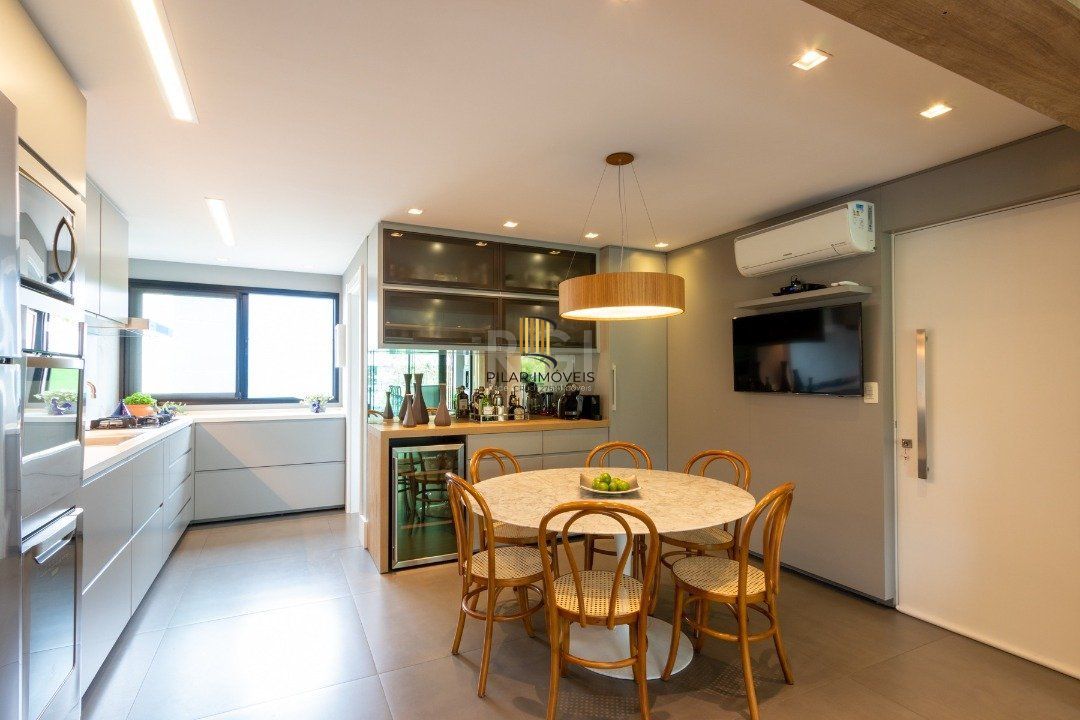 Apartamento para Venda - 164m², 3 dormitórios, sendo 3 suites, 3 vagas - Pedra Redonda