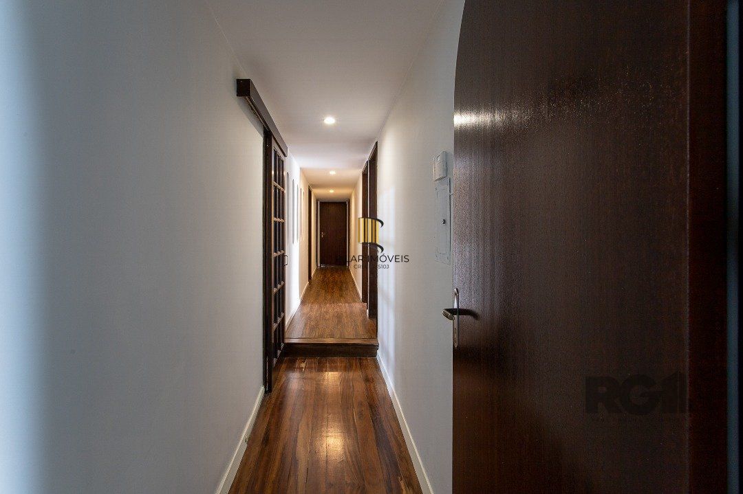 Casa 4 dormitórios no bairro Jardim Isabel