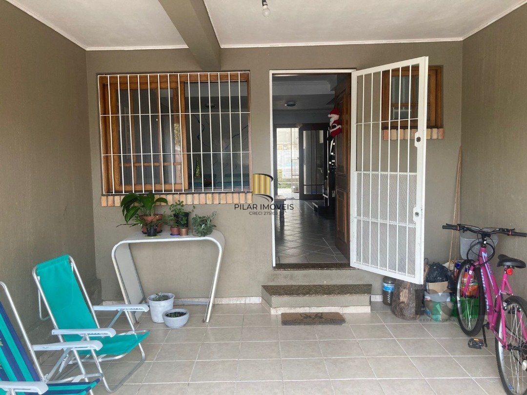 CASA | 2 DORMITÓRIOS | 1 SUÍTE | 2 VAGAS | PISCINA | SACADA | BAIRRO HÍPICA | ZONA SUL