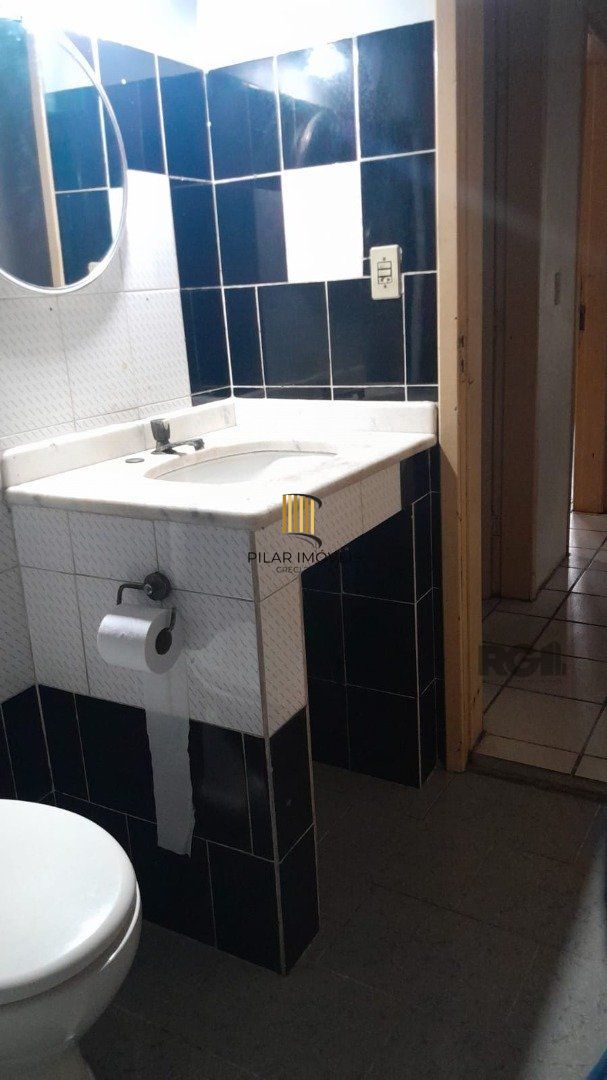 Casa 6 dormitórios no bairro Ponta Grossa