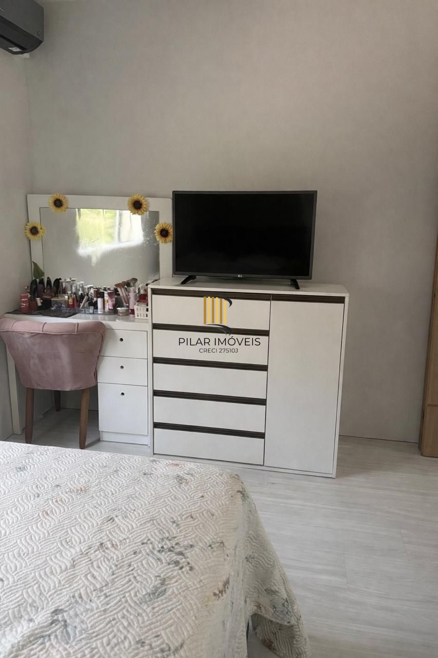 Casa 2 dormitórios no bairro Hípica