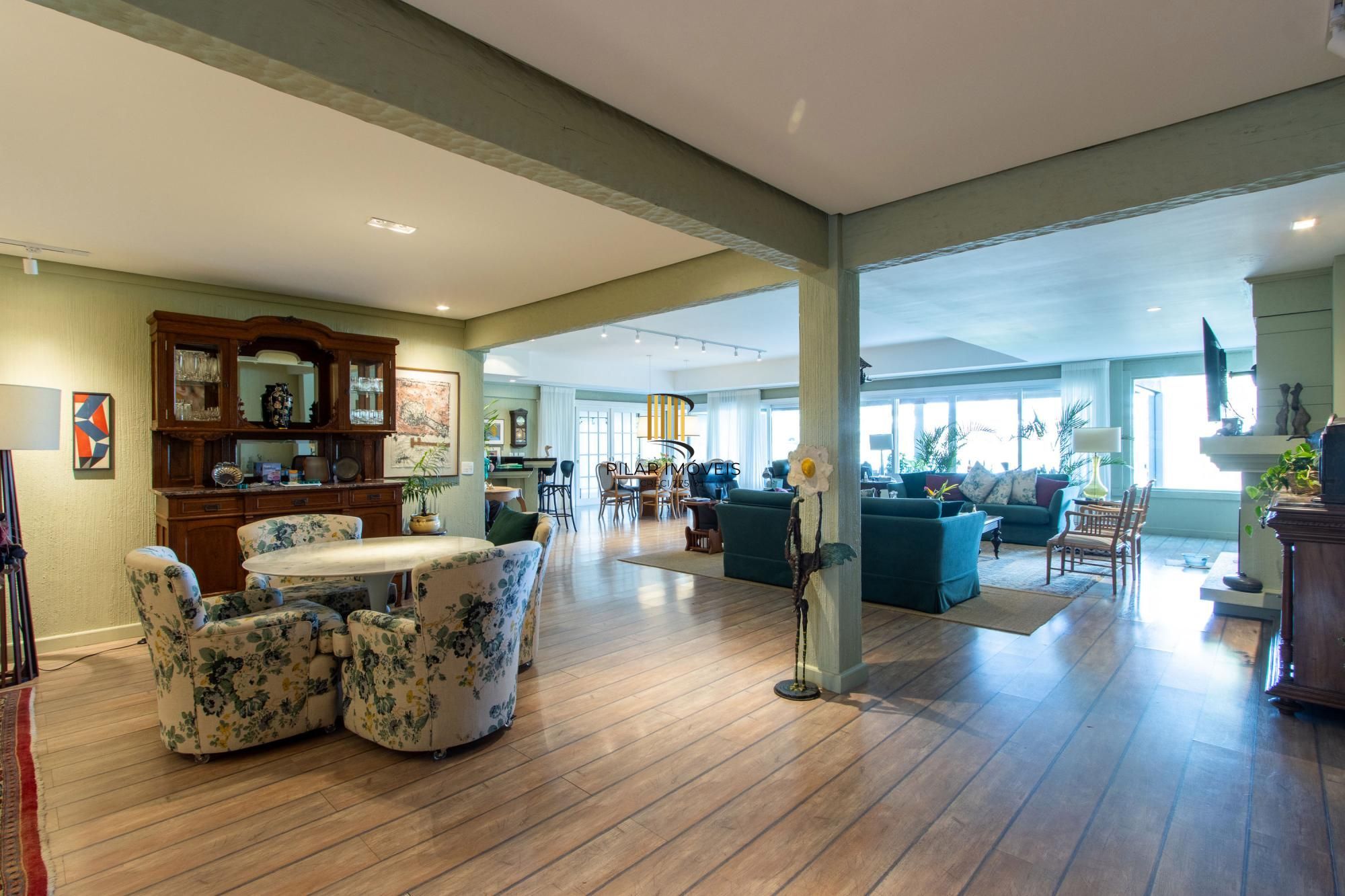 Casa térrea/2.371m2 de terreno no Condomínio Terra Ville, com fundo para o lago.