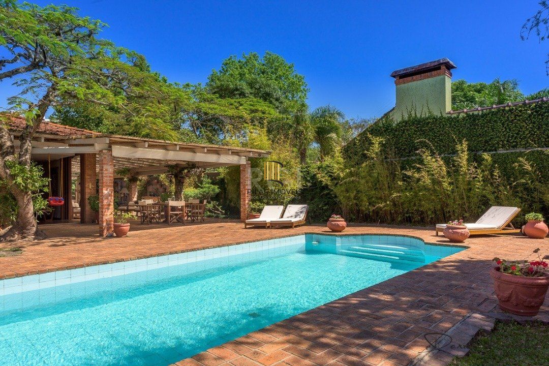 Casa para Venda - 418m², 5 dormitórios, sendo 1 suites, 6 vagas - Tristeza