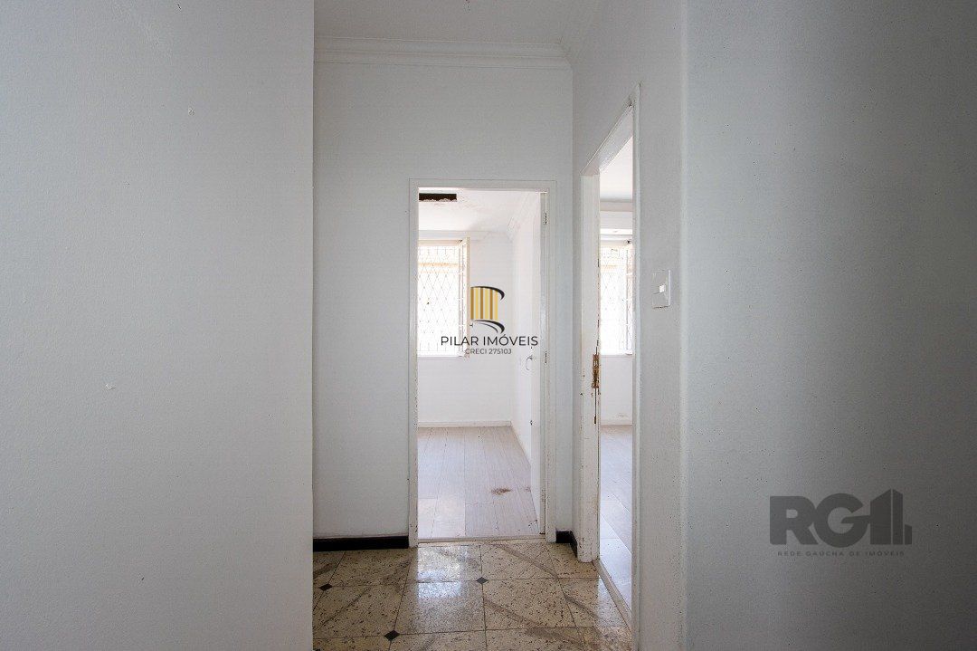Casa 3 dormitórios no bairro Floresta