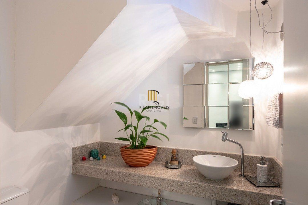 Casa Condominio para Venda - 202m², 3 dormitórios, sendo 1 suites, 2 vagas - Tristeza