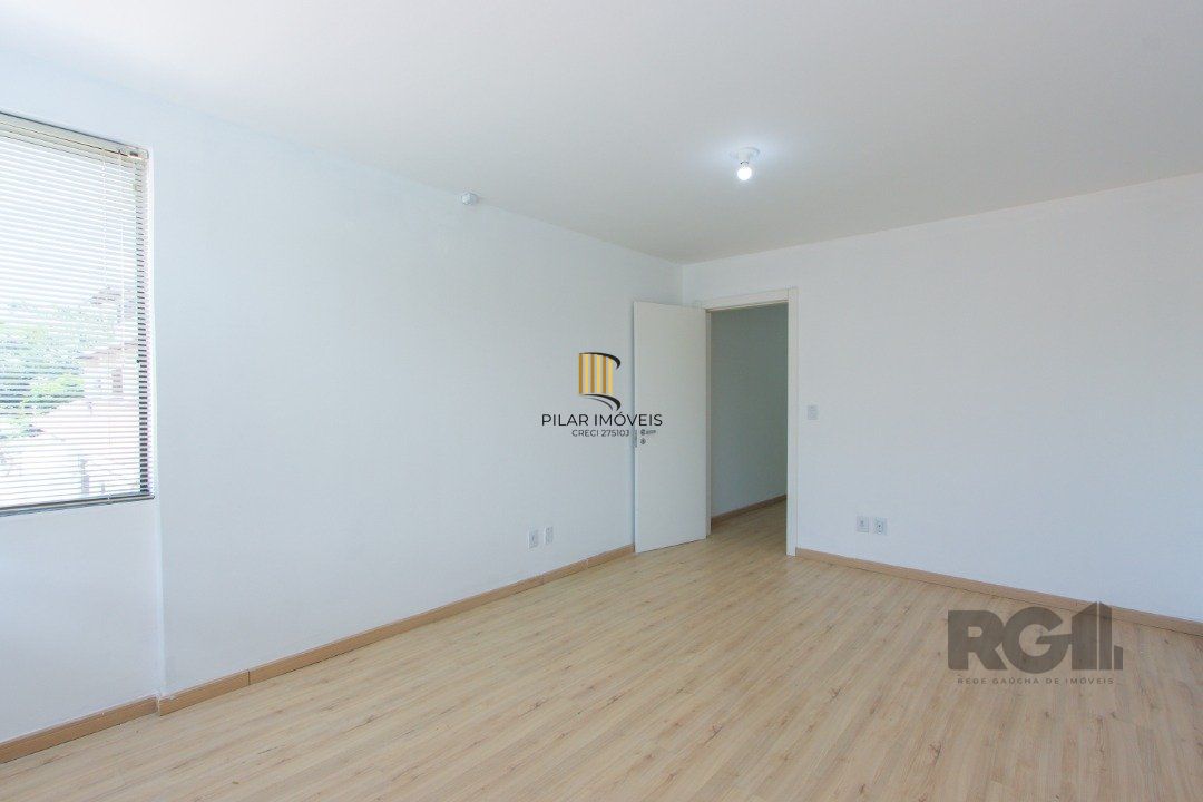 Casa com 4 quartos, com 347,57 m 2 privativos