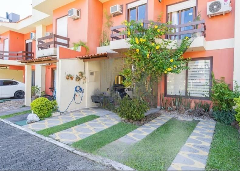 Linda casa com 3 dormitórios, sendo 1 Suíte, Sala Ampla no Condomínio de Ótima Localização - Pilar Imóveis