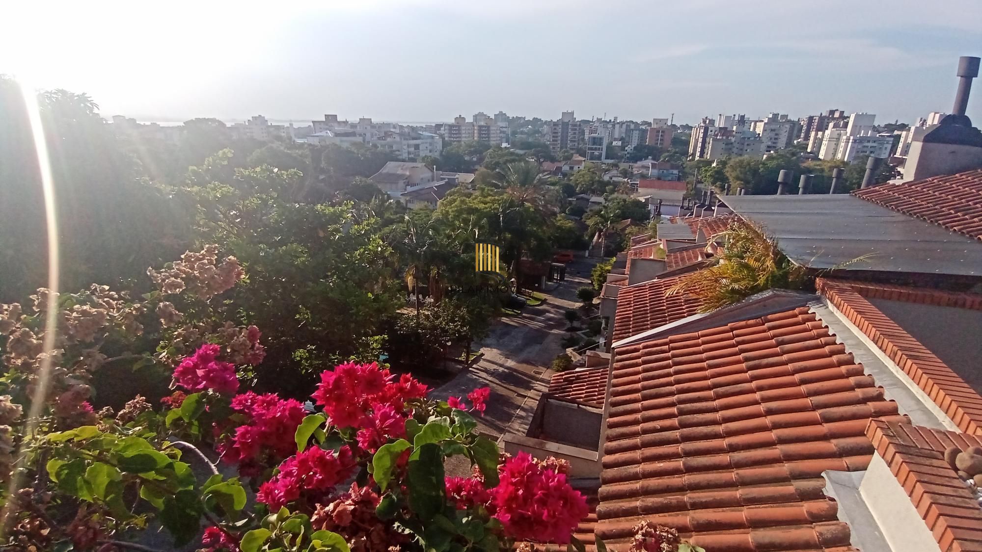 Casa de Condomínio com 3 Suítes, no bairro Tristeza