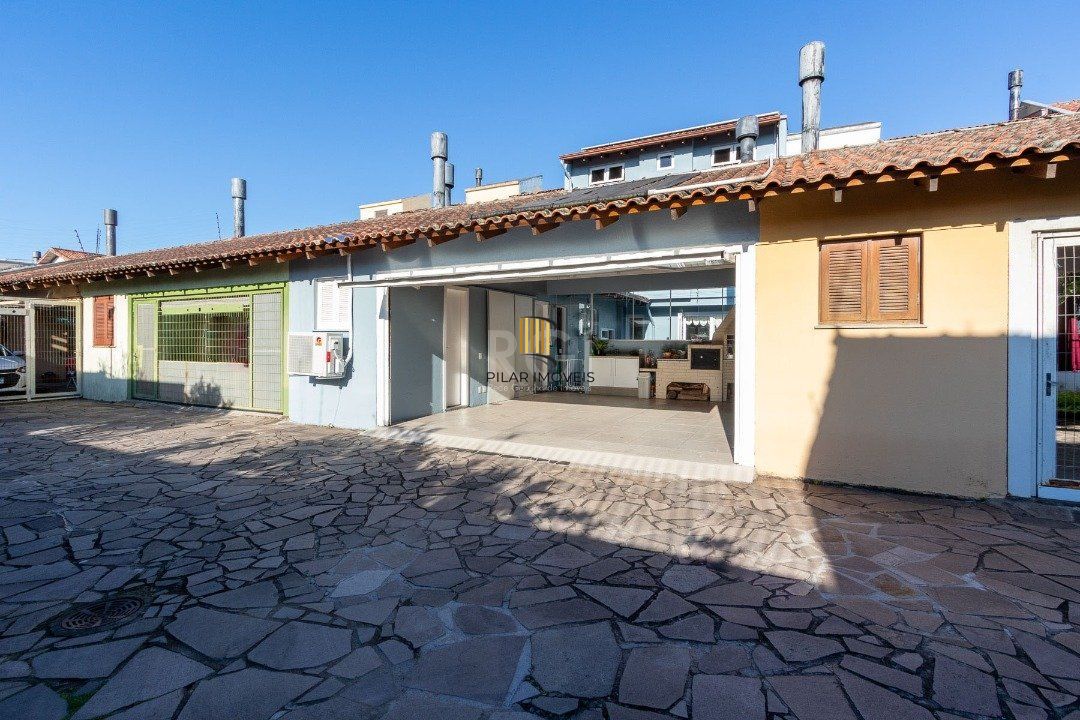 Casa Condominio para Venda - 240m², 4 dormitórios, sendo 1 suites, 2 vagas - Ipanema